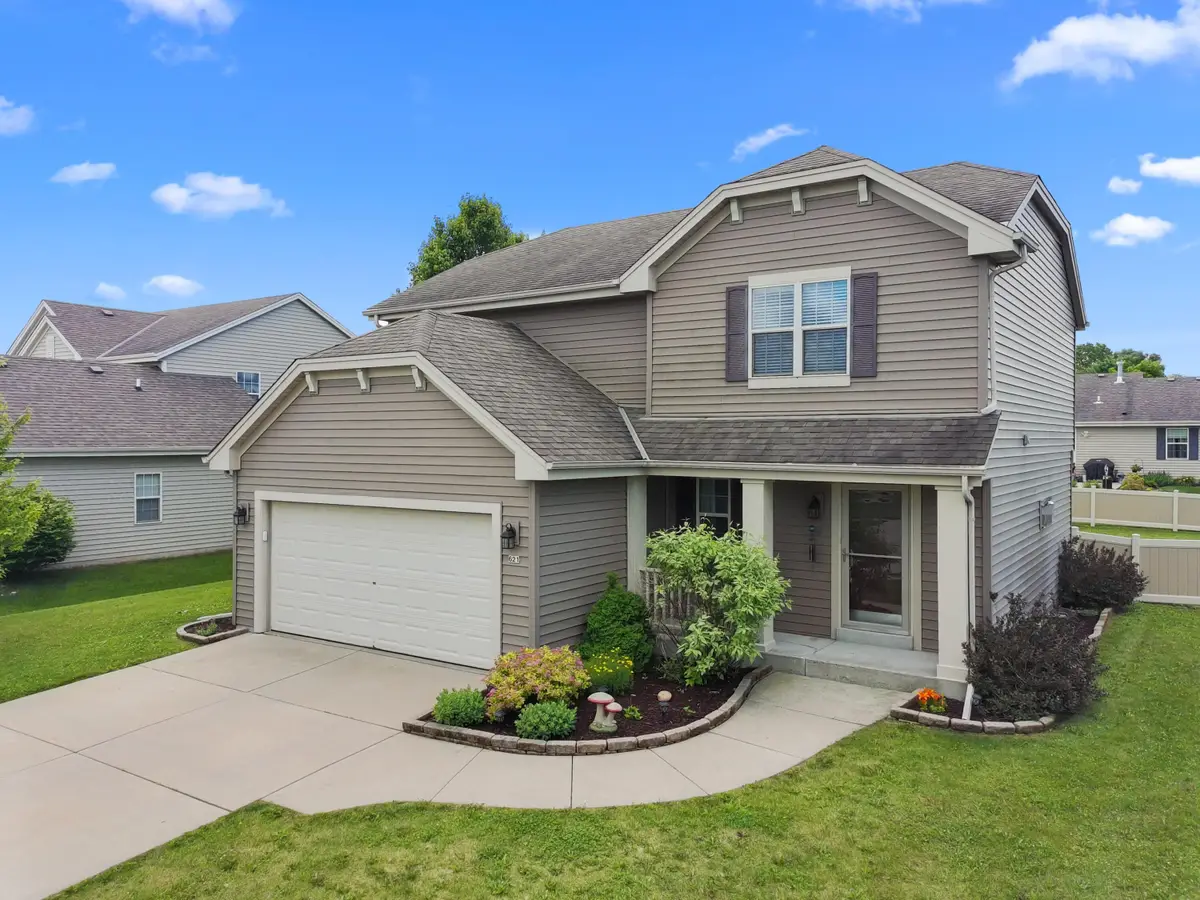 621 E Sheila Ave, Elkhorn, WI 53121 - #1