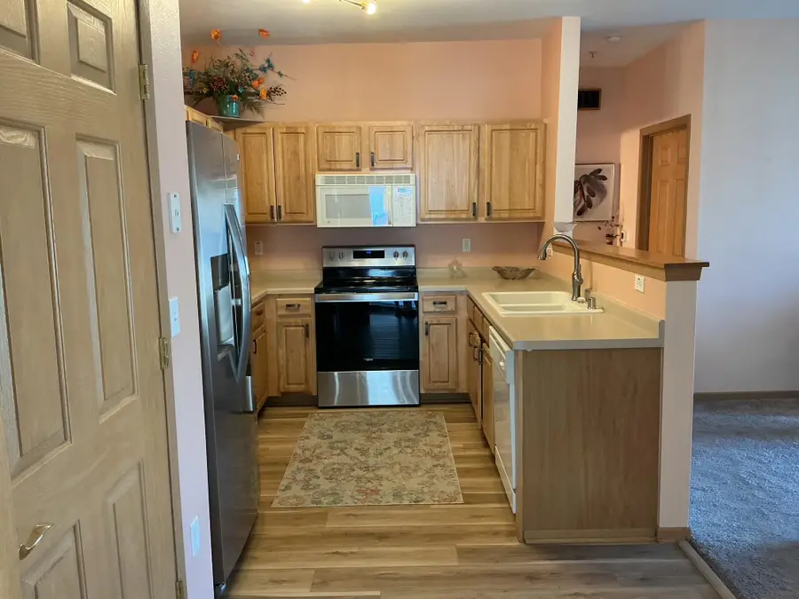 6846 102nd St, Pleasant Prairie, WI 53158 - #2