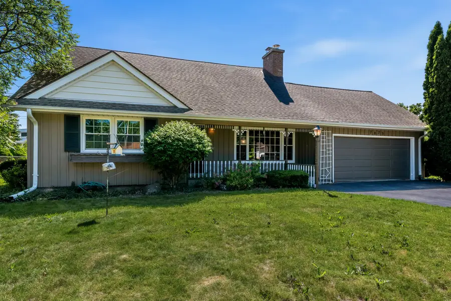 7873 N Edgeworth Dr, Milwaukee, WI 53223 - #3
