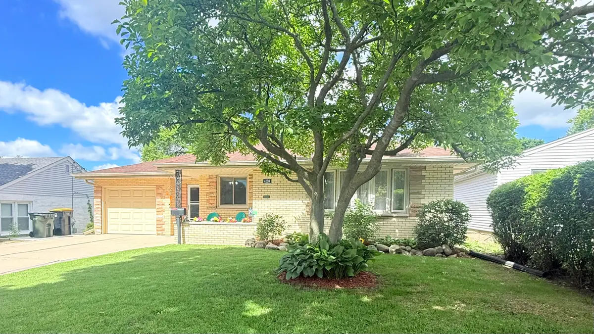 4159 N 92nd St, Wauwatosa, WI 53222 - #1