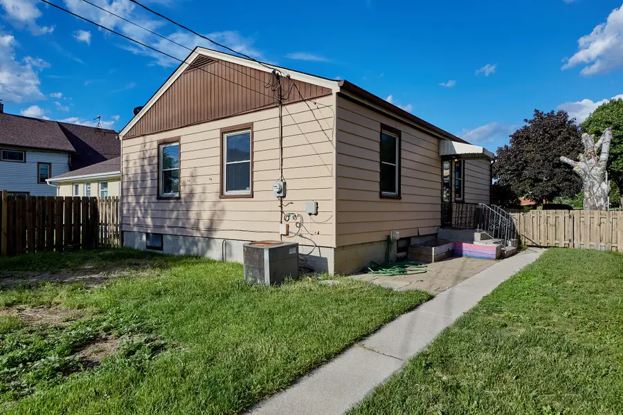 3683 S Clement Ave, Milwaukee, WI 53207 - #3