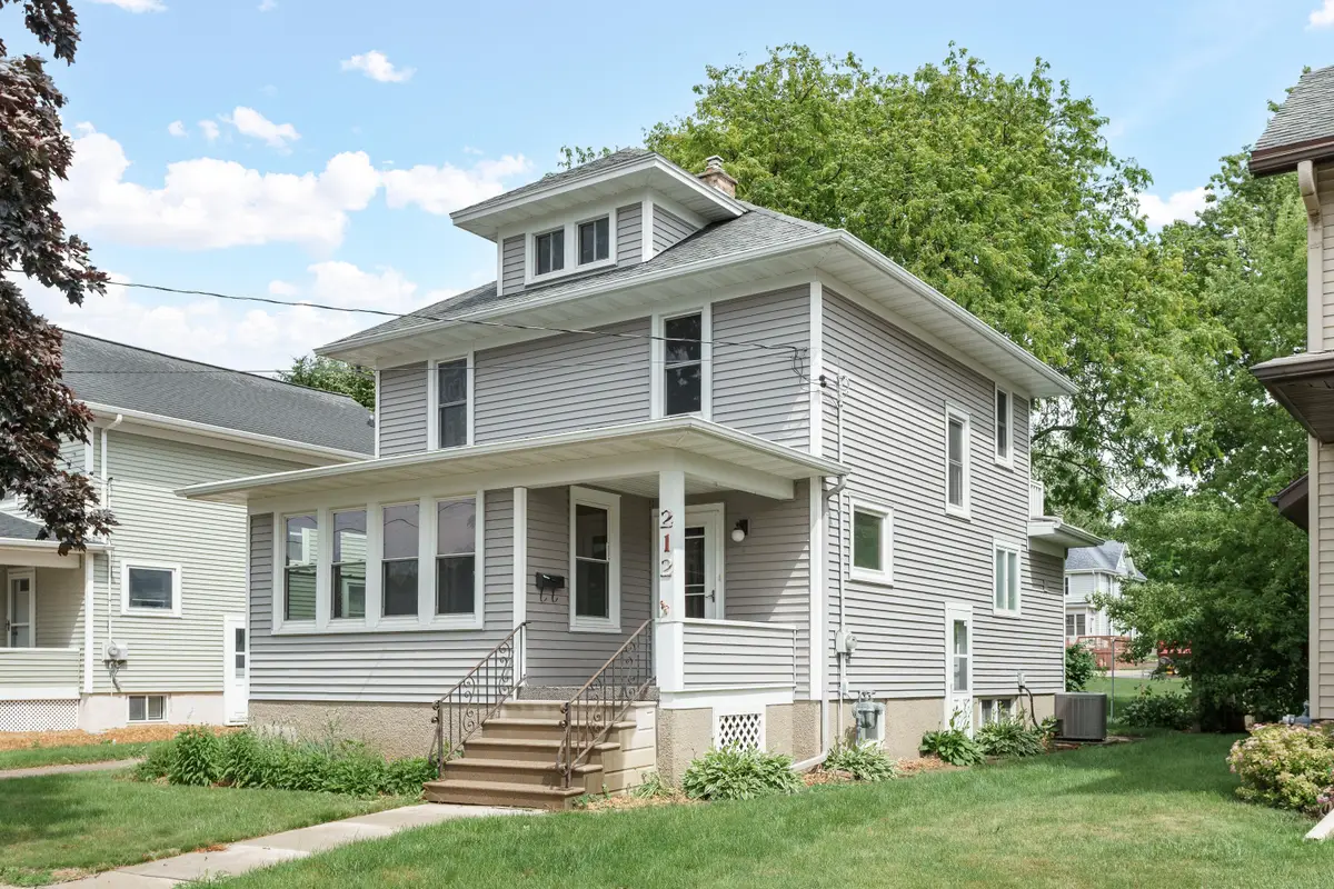 212 James St, Beaver Dam, WI 53916 - #1