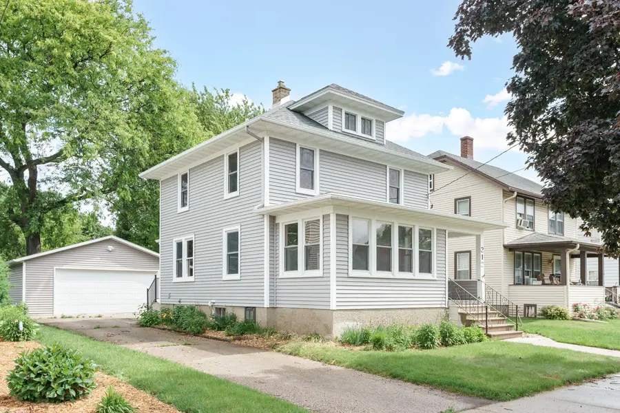 212 James St, Beaver Dam, WI 53916 - #2