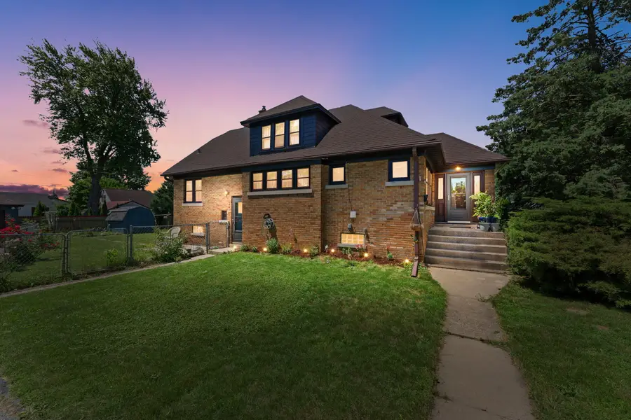 2719 E Holmes Ave, Cudahy, WI 53110 - #2