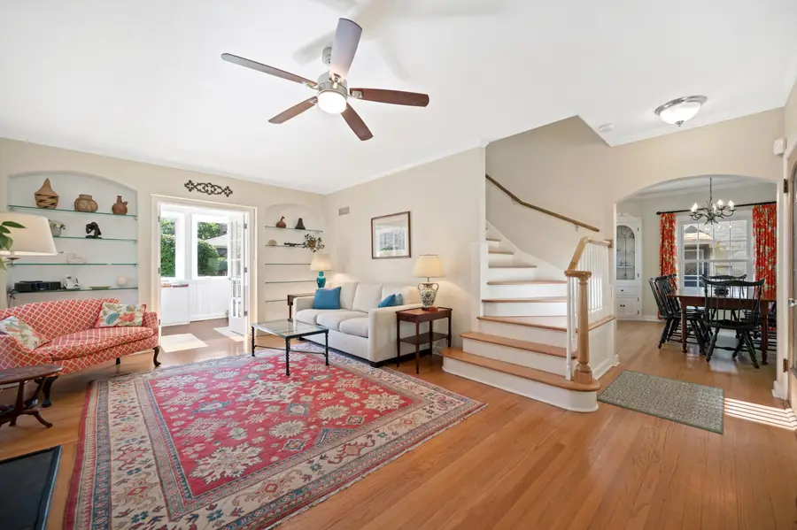 4652 N Wildwood Ave, Whitefish Bay, WI 53211 - #2