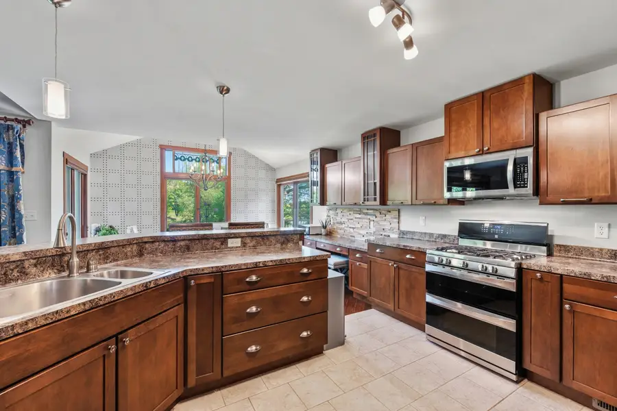 21604 W Bonnie Ln, Lannon, WI 53046 - #3