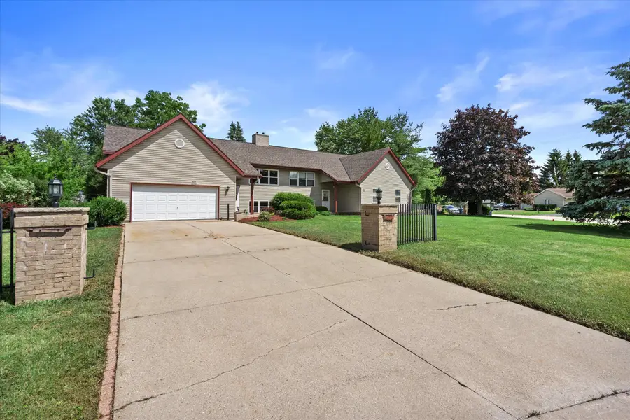 W245N6566 Bowling Green St, Sussex, WI 53089 - #2