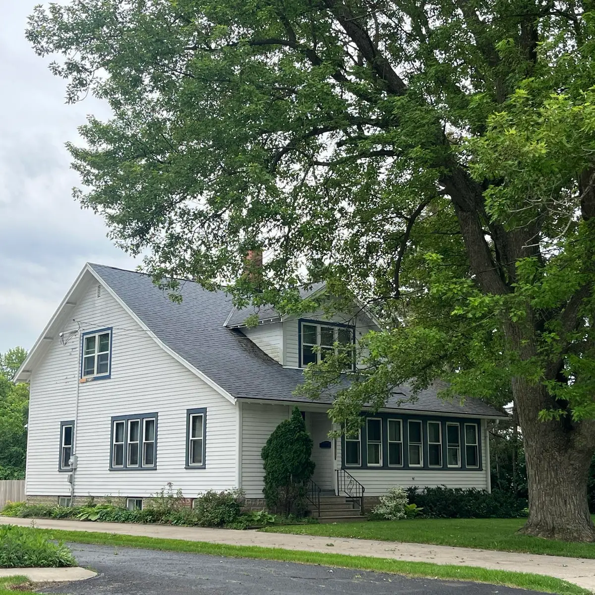 330 Zion St, Hartland, WI 53029 - #1