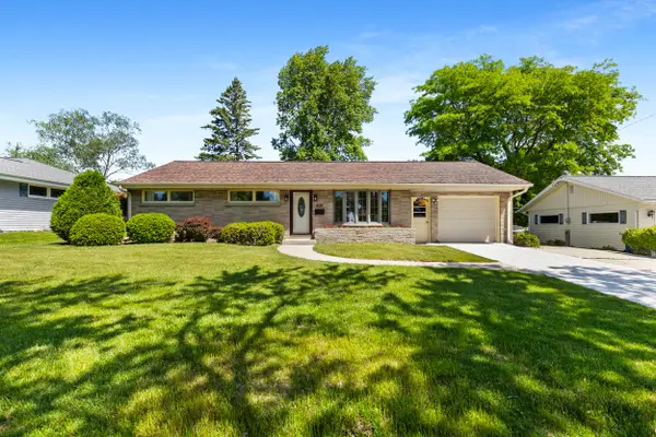 218 E Pierron St, Port Washington, WI 53074