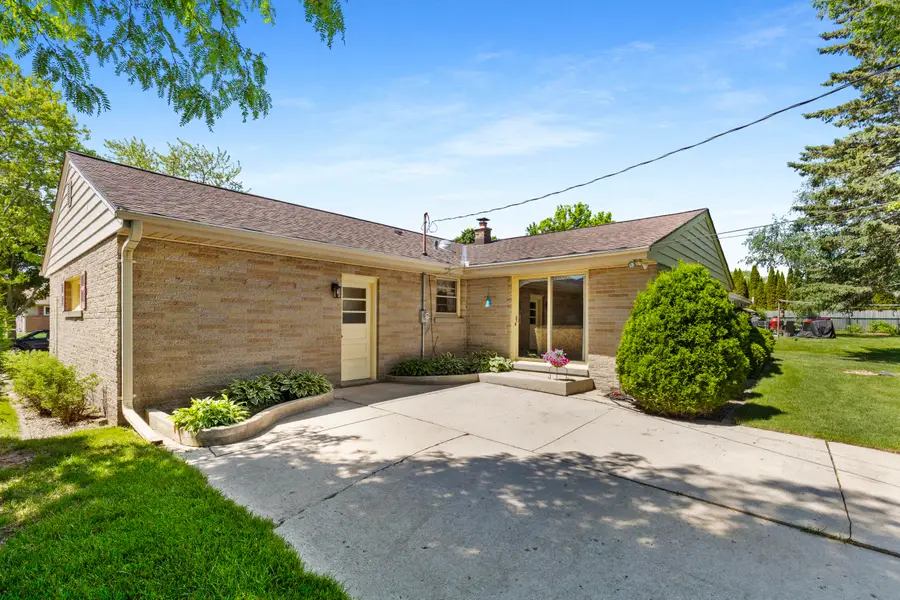 218 E Pierron St, Port Washington, WI 53074 - #2