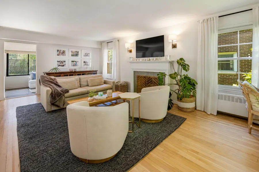 6120 N Kent Ave, Whitefish Bay, WI 53217 - #3