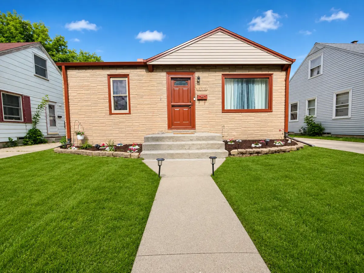 3744 S 23rd St S, Milwaukee, WI 53221 - #1