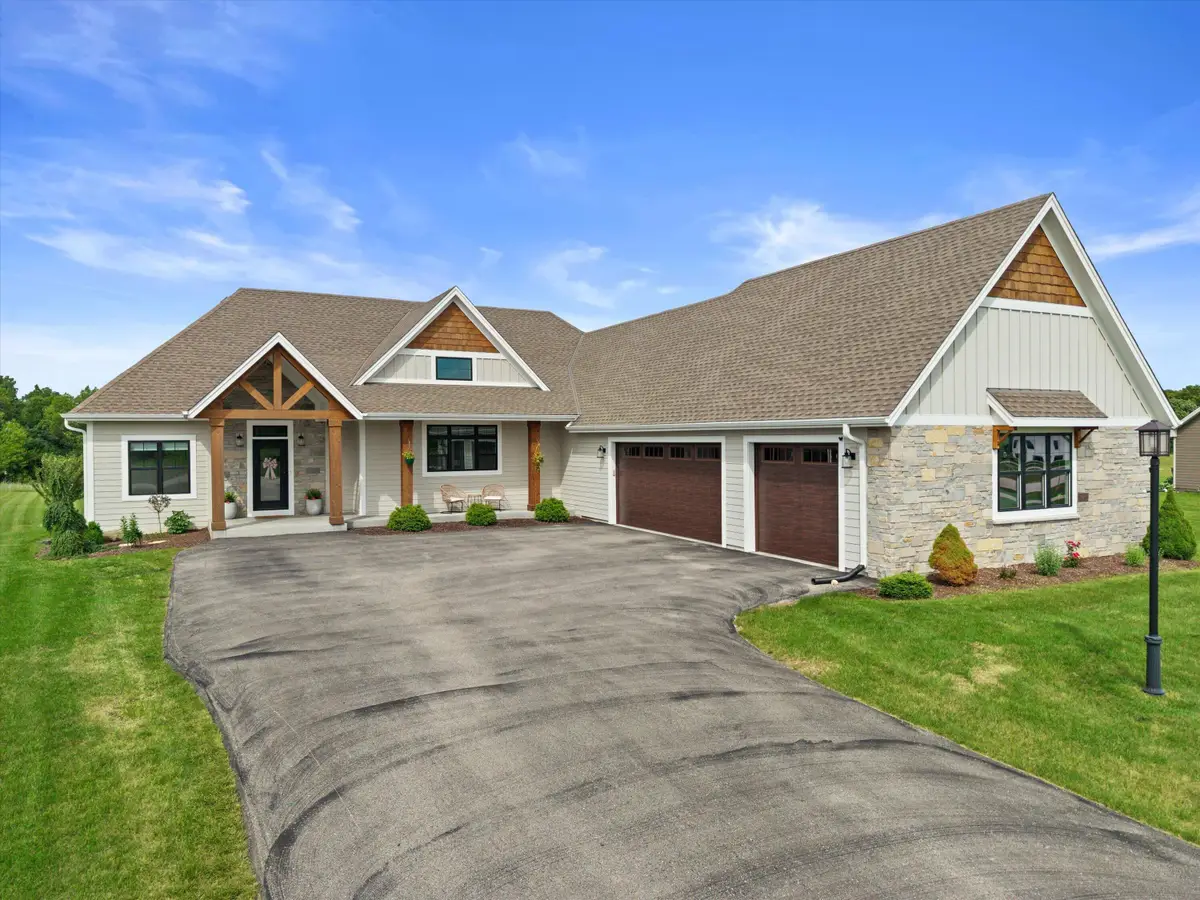 S86W34670 Knoll Rd, Eagle, WI 53119 - #1