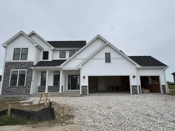 1722 Switchgrass St, Oconomowoc, WI 53066