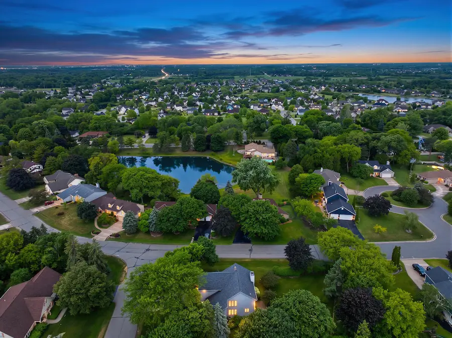 6028 Quaker Hill Rd, Mount Pleasant, WI 53406 - #2