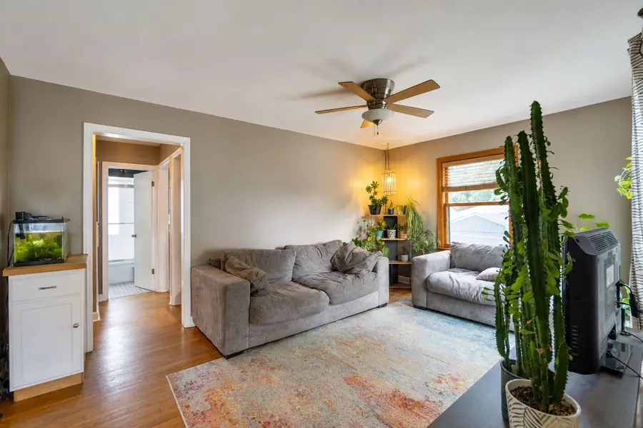 1518 E Howard Ave, Milwaukee, WI 53207 - #2