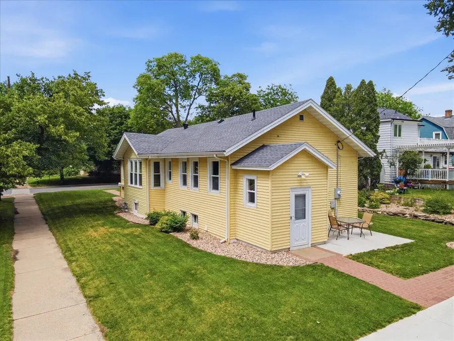 1702 Cass St, La Crosse, WI 54601 - #3