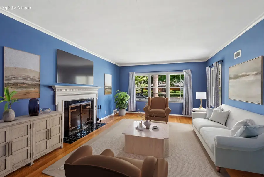 215 W Saveland Ave, Milwaukee, WI 53207 - #3