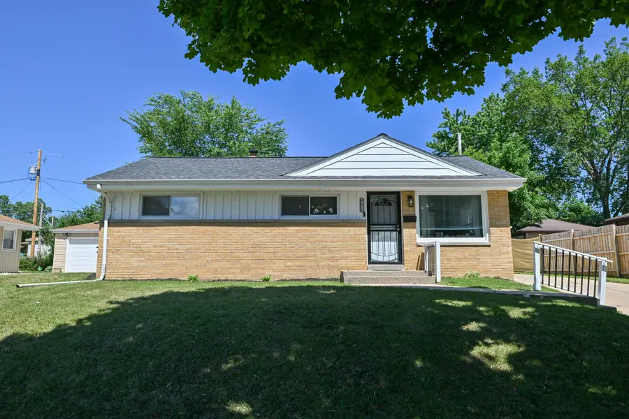 6476 N 84th St, Milwaukee, WI 53224 - #3