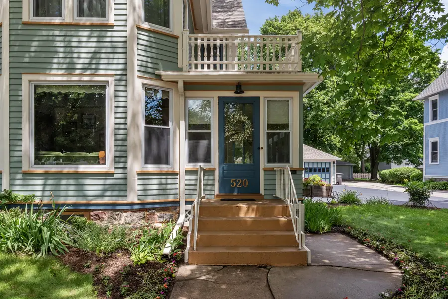 520 W Wisconsin Ave, Oconomowoc, WI 53066 - #3