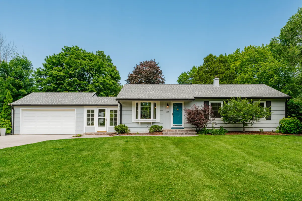 834 E Glencoe Pl, Bayside, WI 53217 - #1