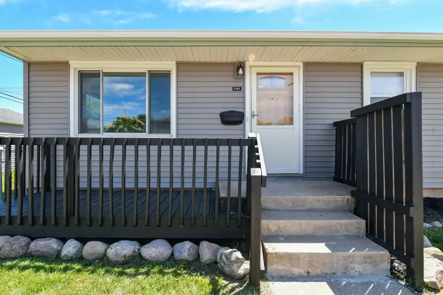 4380 N 51st Blvd, Milwaukee, WI 53216 - #2