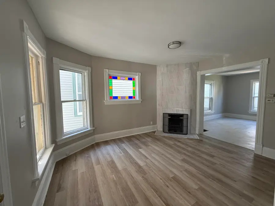1537 E Irving Pl, Milwaukee, WI 53202 - #3