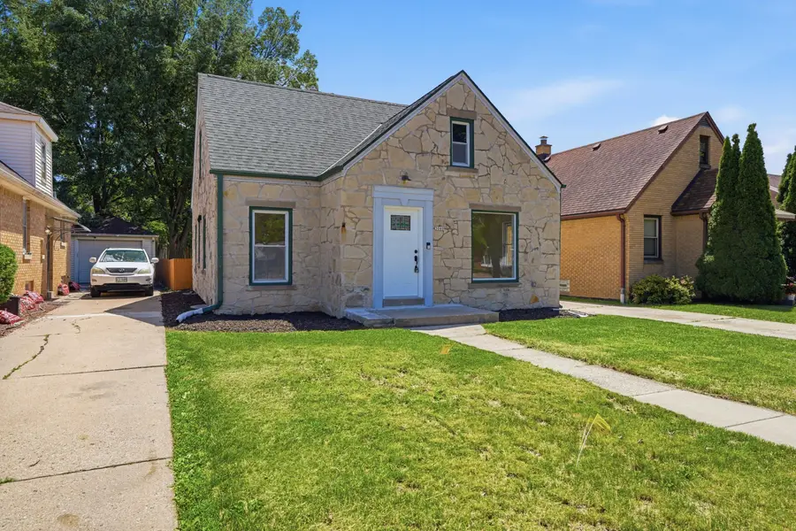 3040 N 76 St, Milwaukee, WI 53210 - #2