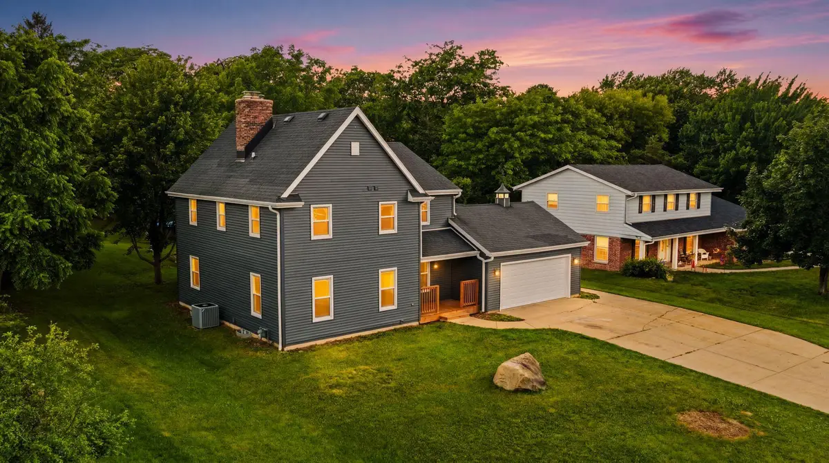 3971 S 118th St, Greenfield, WI 53228 - #1