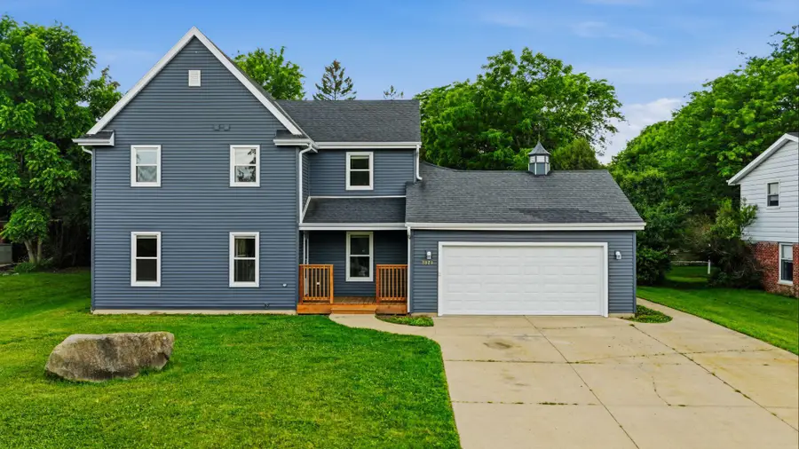 3971 S 118th St, Greenfield, WI 53228 - #2