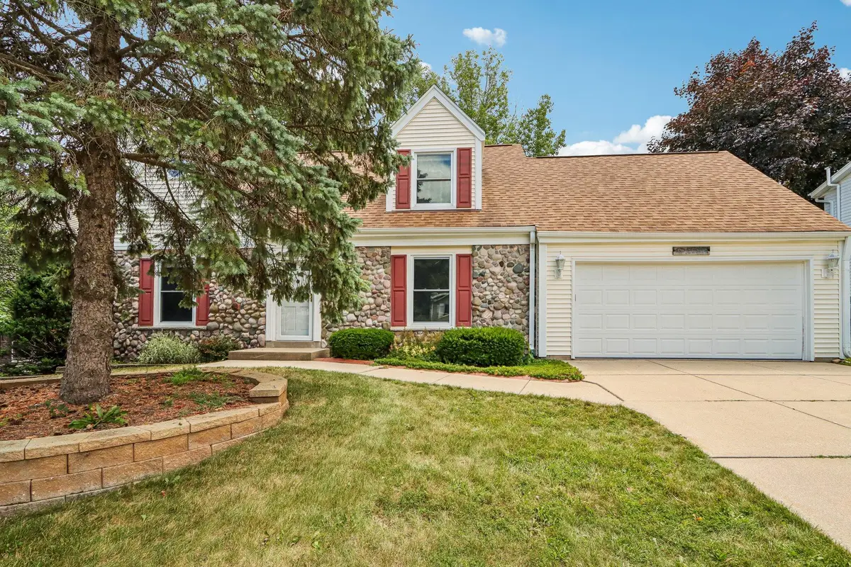 1797 Cypress Dr, Grafton, WI 53024 - #1