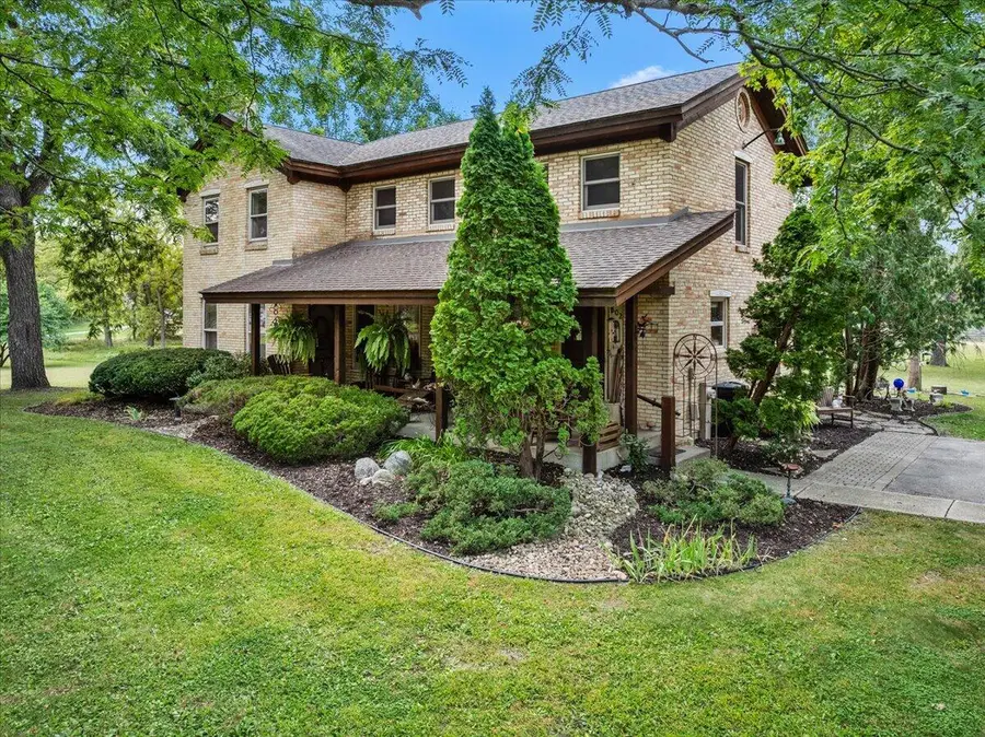 802 S Teut Rd, Burlington, WI 53105 - #2