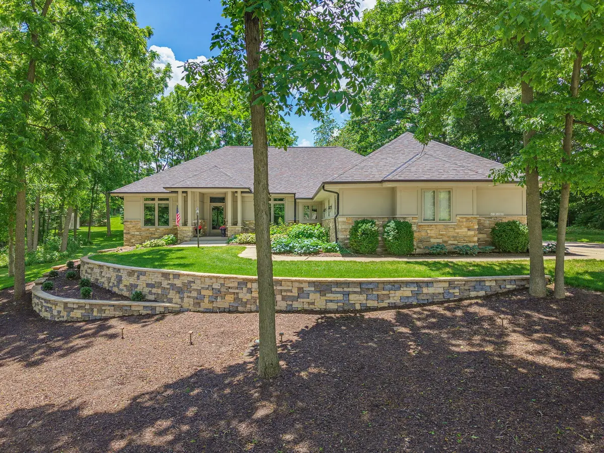 N77W23829 Sun Valley Run, Sussex, WI 53089 - #1