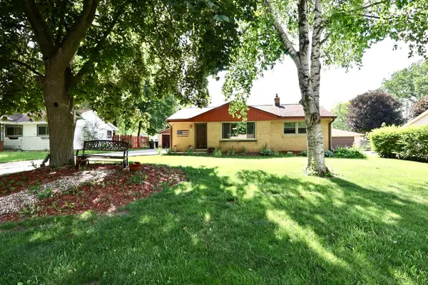 8675 N 51st St, Brown Deer, WI 53223
