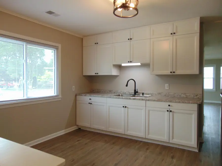 517 Maple St, Mukwonago, WI 53149 - #3