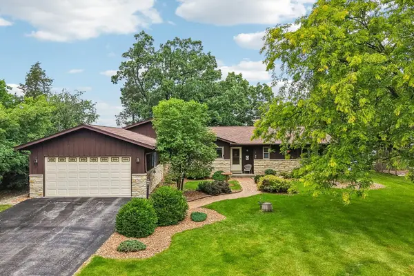 W322N6797 Wildwood Point Rd, Merton, WI 53029