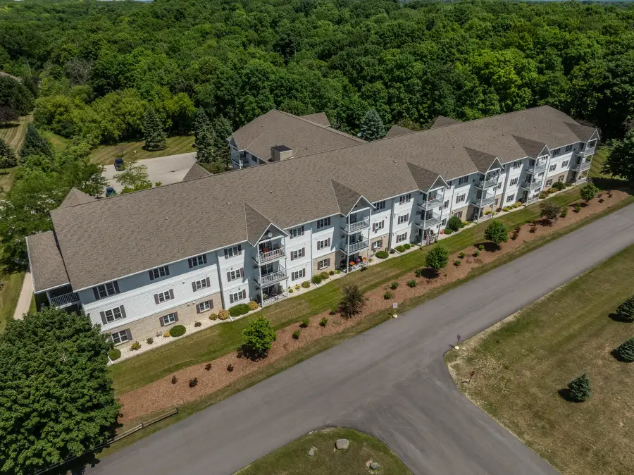 715 Canterberry Ct, West Bend, WI 53090 - #2