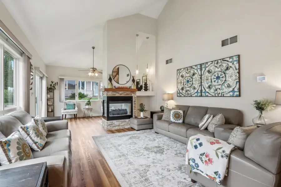 14048 W Waters Edge Trl, New Berlin, WI 53151 - #2