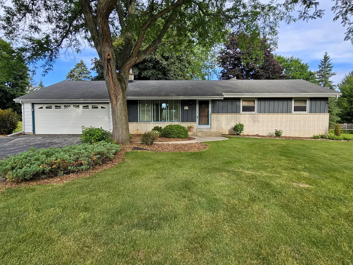 W225N8303 Longview Dr, Lisbon, WI 53089 - #1