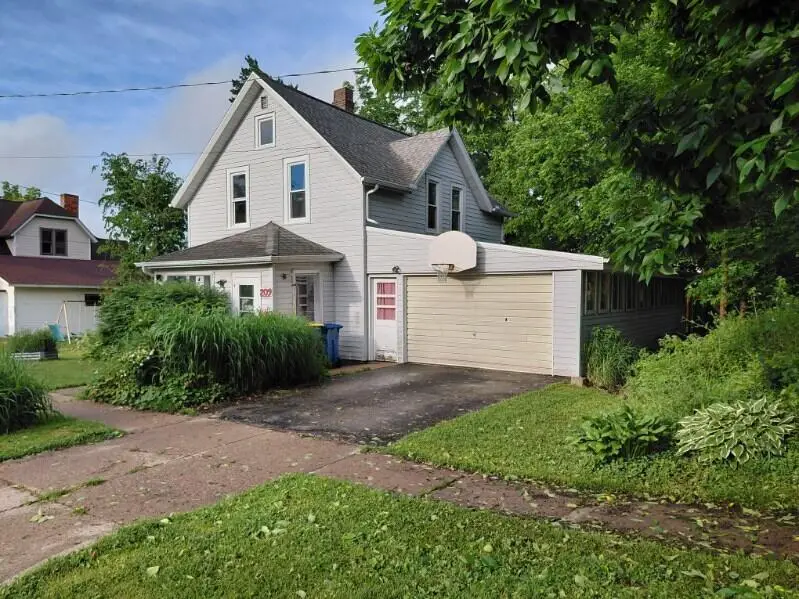 209 N Dunlap St, Viroqua, WI 54665 - #2