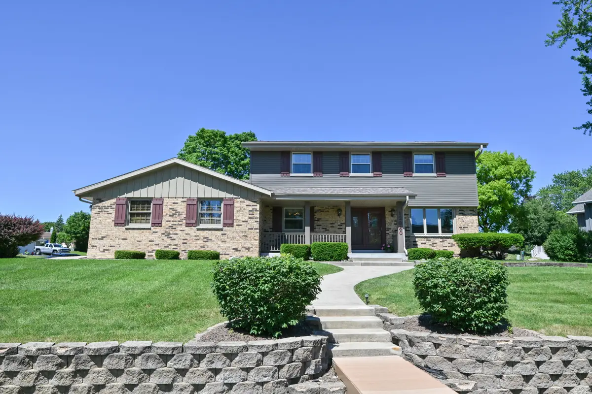 12660 W Crawford Dr, New Berlin, WI 53151 - #1