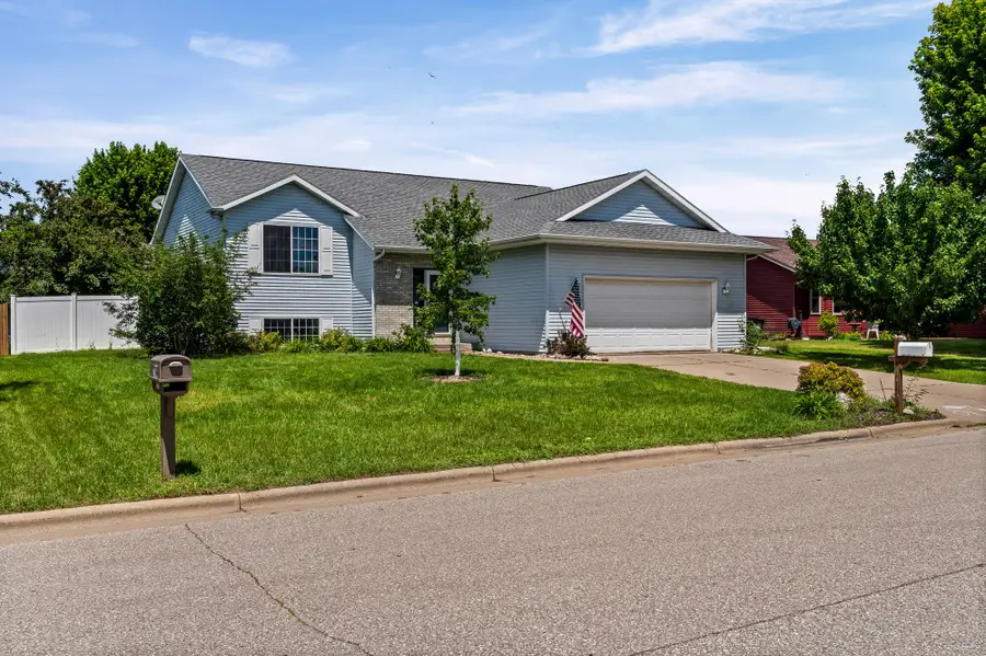 213 Kenneda St, Holmen, WI 54636 - #2
