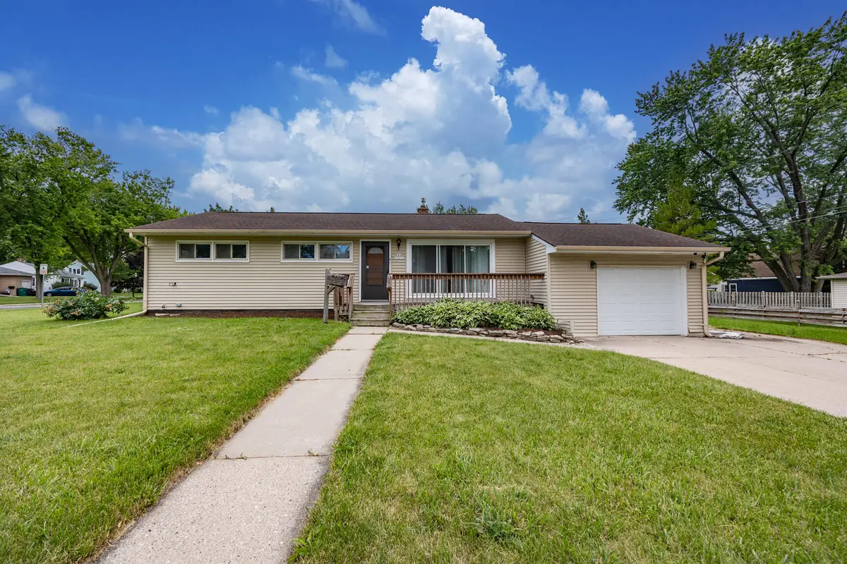 N84W16651 Ann Ave, Menomonee Falls, WI 53051 - #1