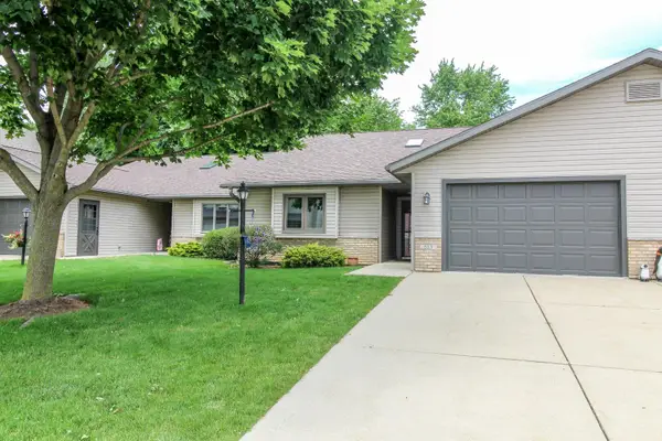 513 Woodland Dr, Jefferson, WI 53549