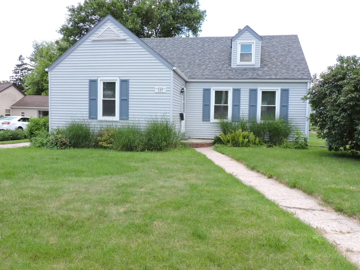 127 N Pleasant Ave, Jefferson, WI 53549 - #1