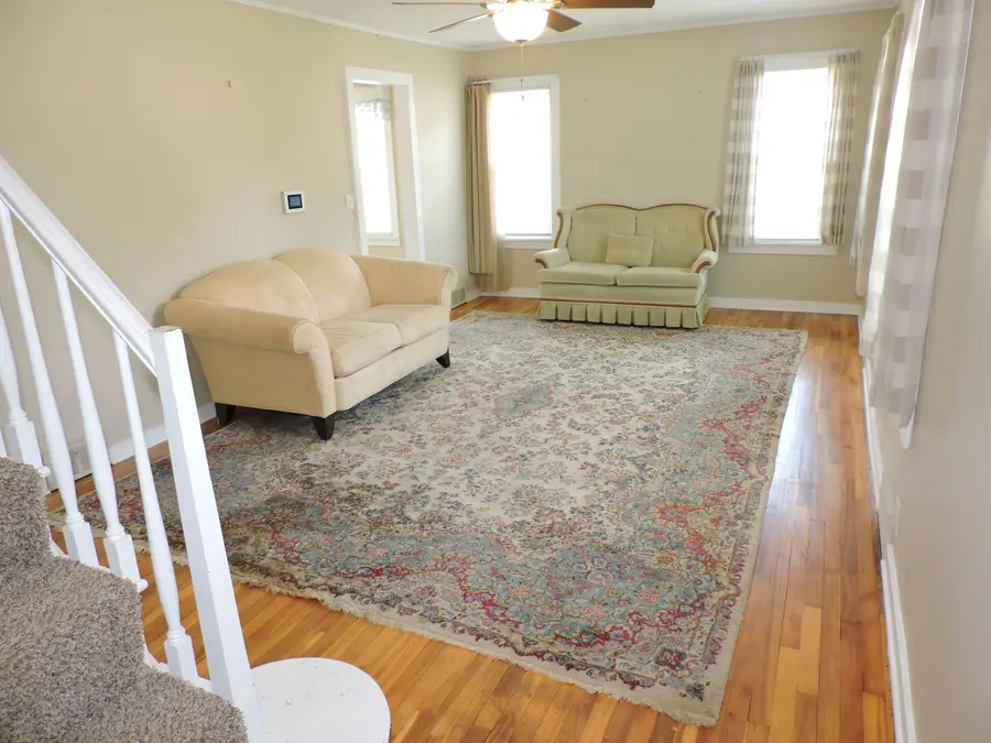 127 N Pleasant Ave, Jefferson, WI 53549 - #2