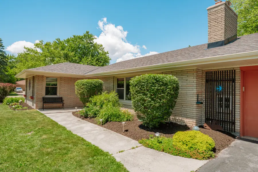 N68W15240 Prudence Dr, Menomonee Falls, WI 53051 - #3