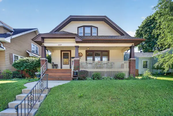 1127 Jefferson St, Racine, WI 53404
