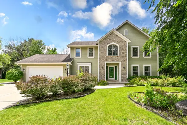 14285 W North Oak Blvd, New Berlin, WI 53151