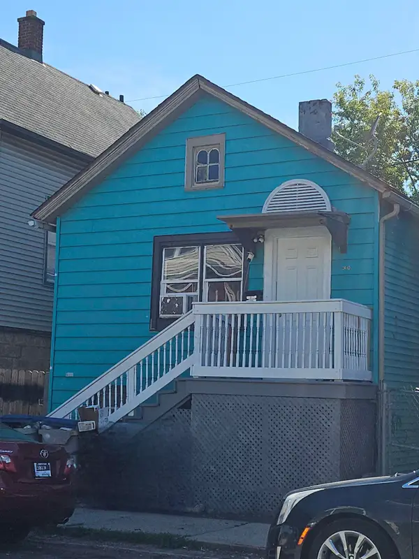 2049 S 15 Pl, Milwaukee, WI 53204